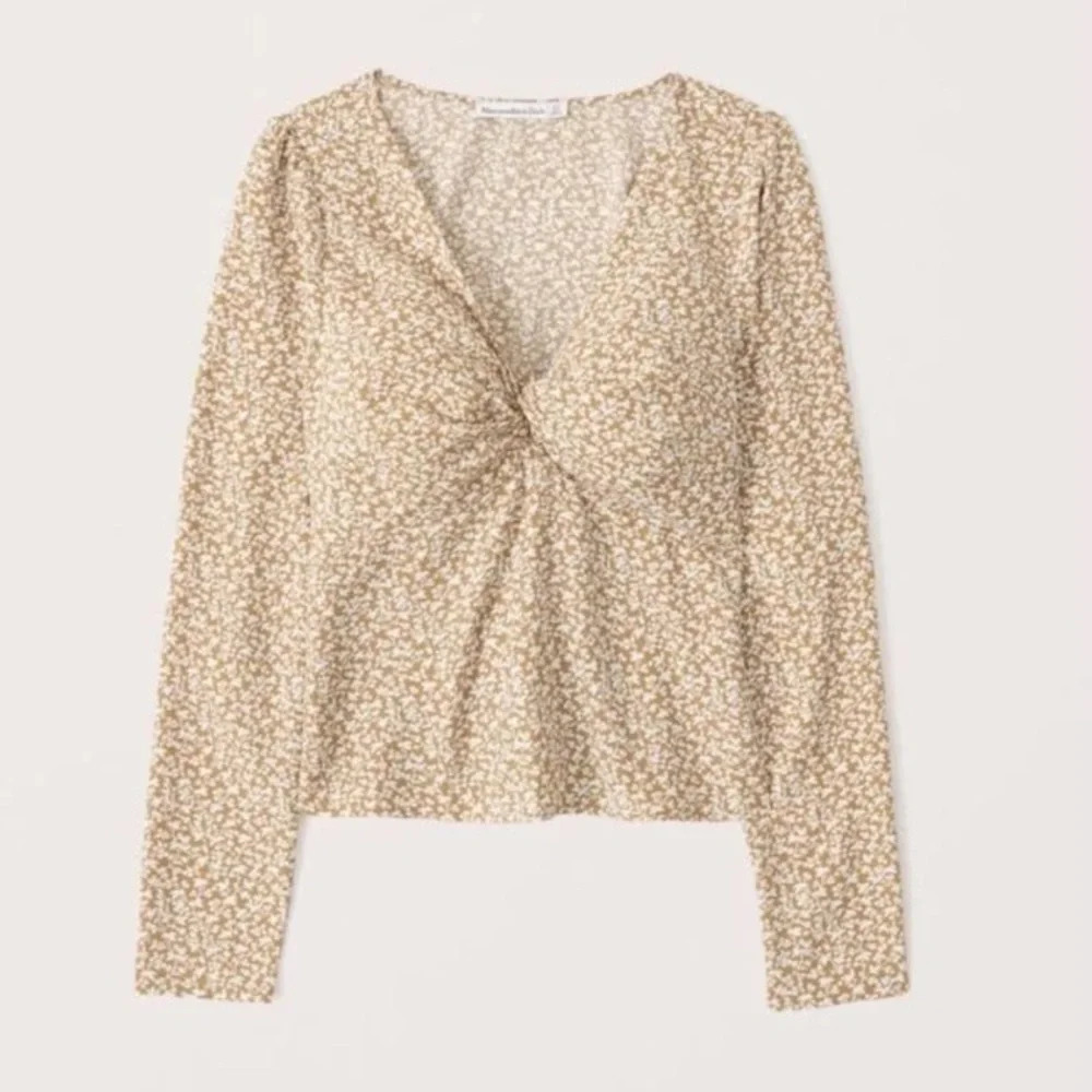 Abercrombie and Fitch Long Sleeve Twist Front Blouse Tan & White 16715